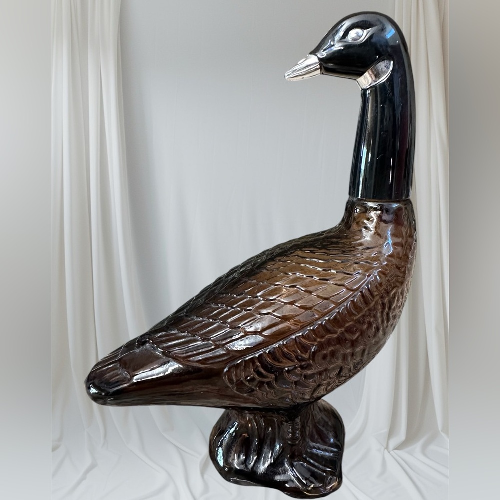 Canadian Goose glass vintage 70’s Avon cologne bottle head unscrews home decor
